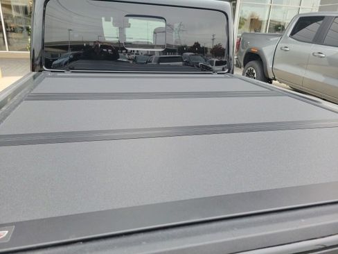 Used 2021 Jeep Gladiator Overland image 5