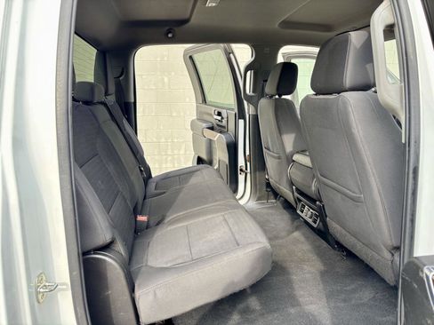 Used 2021 GMC Sierra 2500 SLE w/ SLE Value Package; image 9