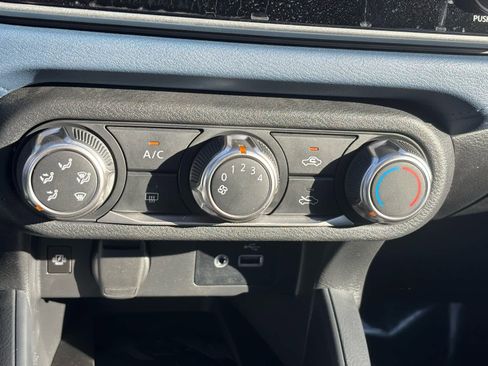 New 2025 Nissan Versa SV w/ Trunk Package image 22