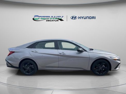 New 2026 Hyundai Elantra SEL Sport FWD image 8