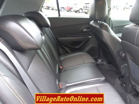 Used 2019 Chevrolet Trax LT w/ LT Convenience Package FWD image 33