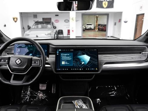 Used 2024 Rivian R1S Adventure AWD/4WD image 14