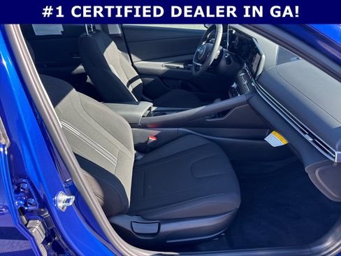 Certified 2025 Hyundai Elantra SEL image 13