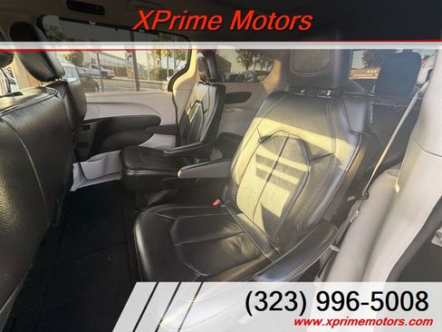 Used 2019 Chrysler Pacifica Touring-L w/ Advanced Safetytec Group FWD image 30