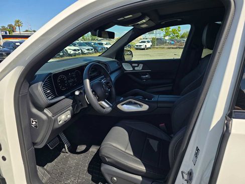Used 2026 Mercedes-Benz GLS 450 4MATIC image 23