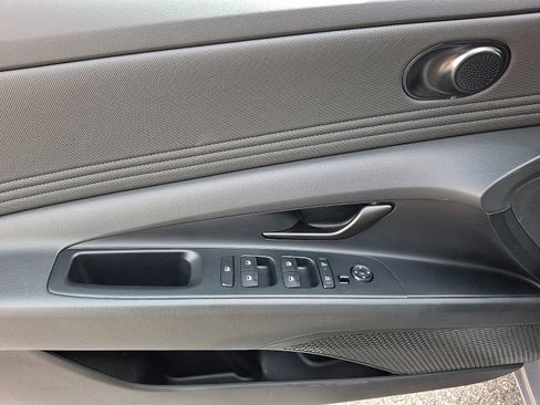 Certified 2025 Hyundai Elantra Sport FWD image 12