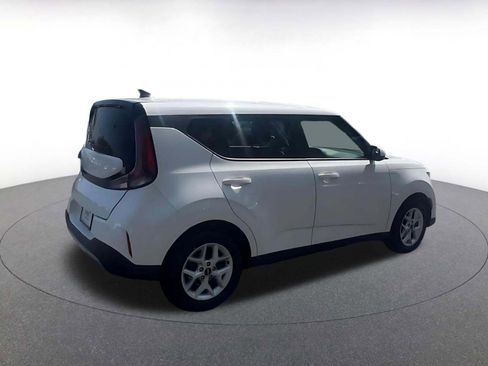 Used 2025 Kia Soul LX w/ LX Technology Package image 14