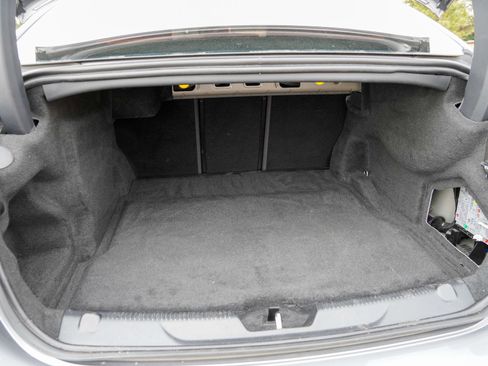 Used 2020 Jaguar XE S image 15