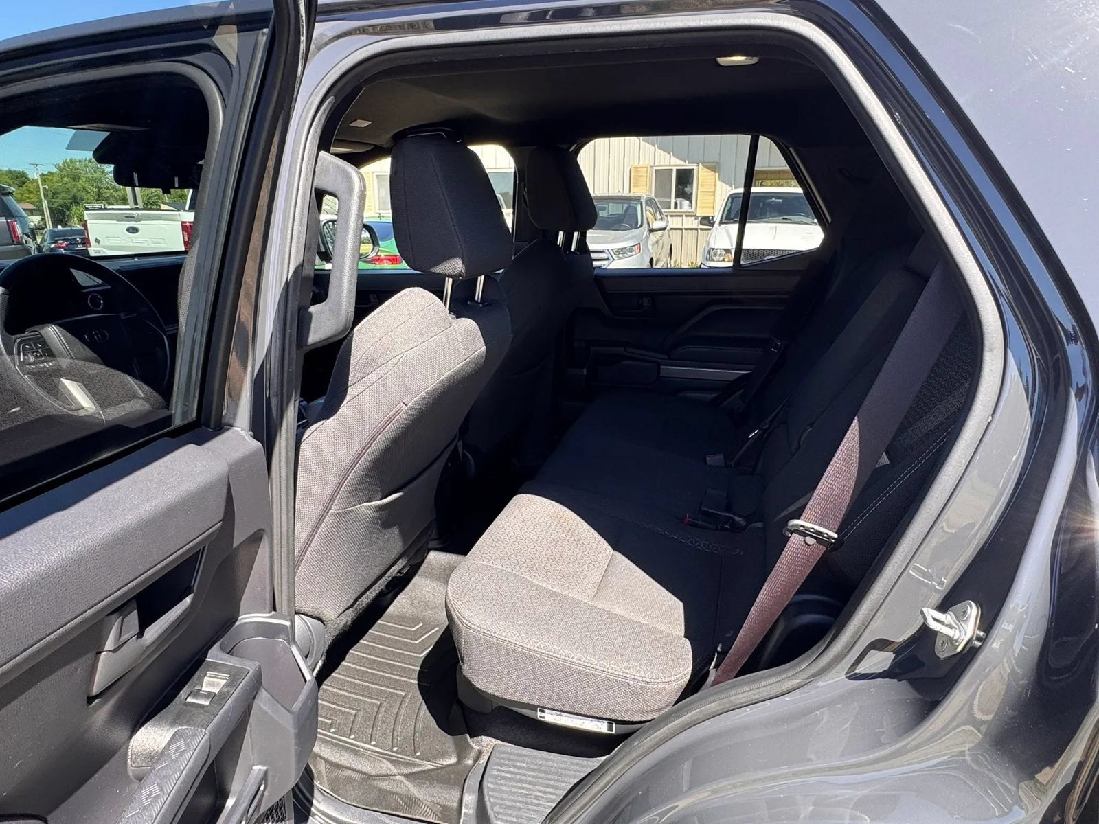 Used 2025 Toyota 4Runner SR5 AWD/4WD image 12