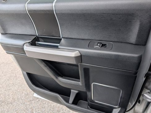 Used 2019 Ford F150 Platinum w/ Equipment Group 701A Luxury image 34