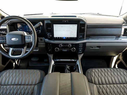 Used 2025 Ford F450 Platinum w/ Platinum Plus Package image 17