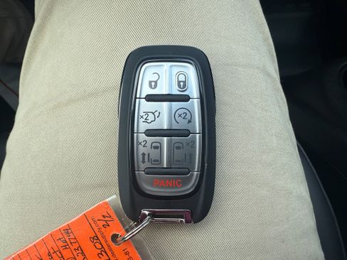 New 2026 Chrysler Pacifica Select image 26