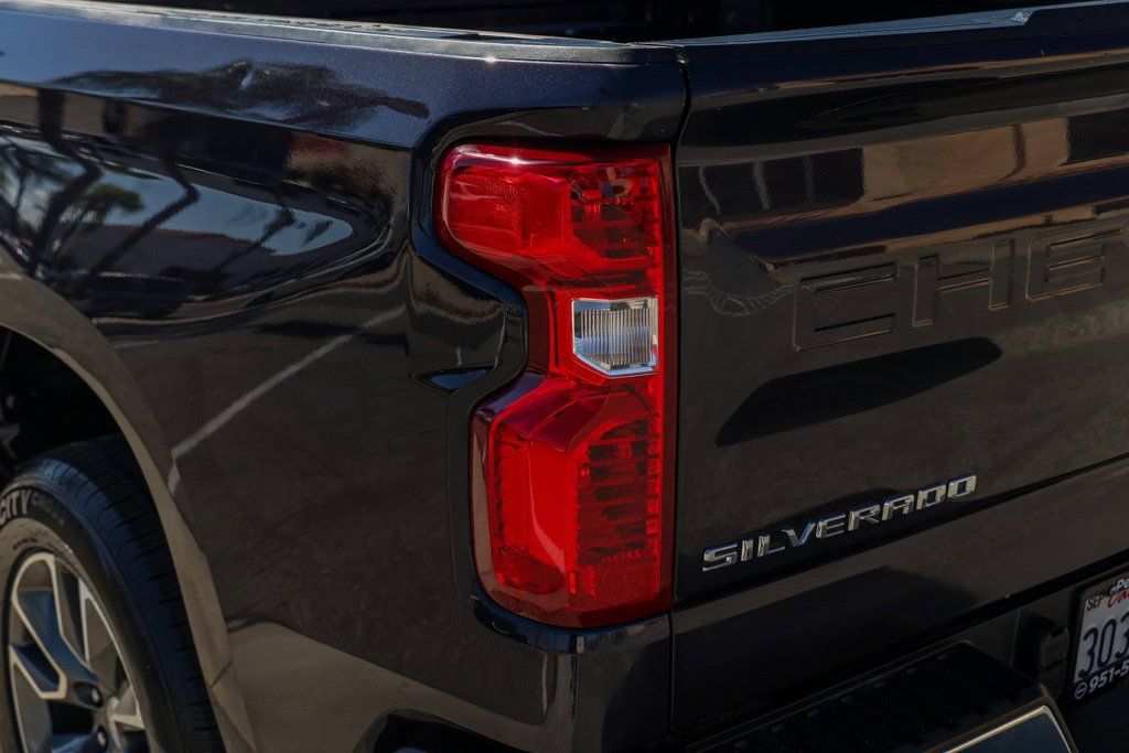 Used 2022 Chevrolet Silverado 1500 LT RWD image 8