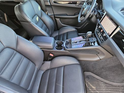 Used 2023 Porsche Macan S image 15