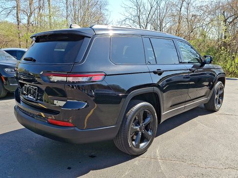 Used 2023 Jeep Grand Cherokee L Laredo image 6