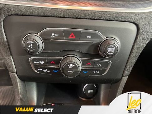 Used 2015 Dodge Charger SXT AWD/4WD image 22