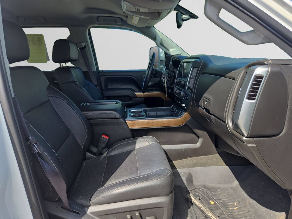 Used 2015 Chevrolet Silverado 2500 LTZ AWD/4WD image 16