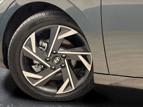 Used 2024 Hyundai Elantra Limited FWD image 34
