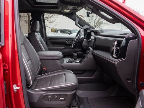 Used 2024 GMC Sierra 1500 AT4X image 10