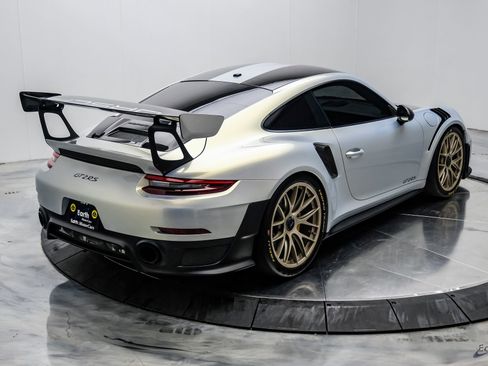 Used 2018 Porsche 911 GT2 RS w/ Weissach Package RWD image 21