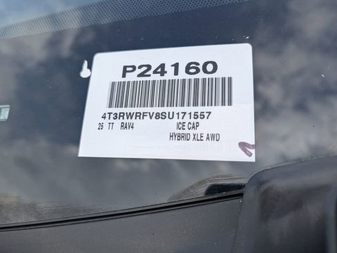 Used 2025 Toyota RAV4 XLE AWD/4WD image 33