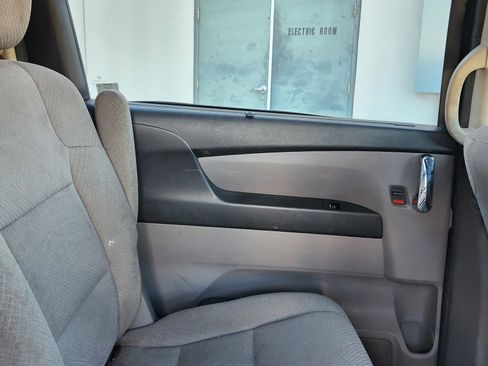 Used 2015 Honda Odyssey EX image 18