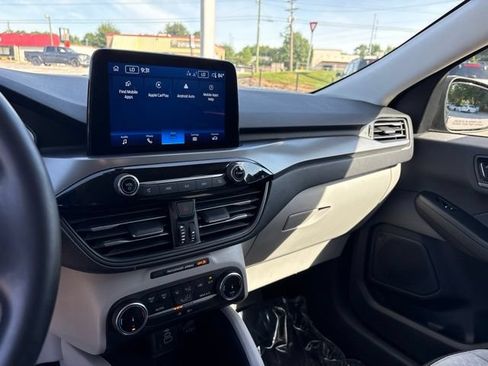 Certified 2024 Ford Escape Active FWD image 17