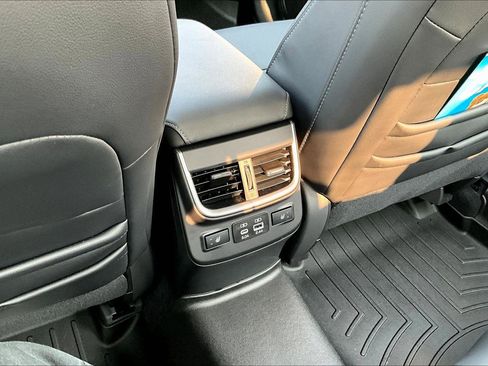 Used 2025 Subaru Legacy Limited image 29
