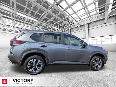 Used 2023 Nissan Rogue SV AWD/4WD image 2