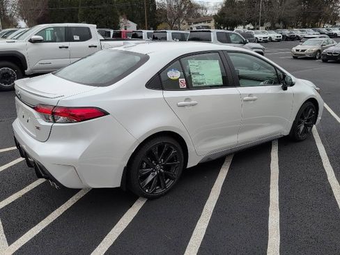 New 2025 Toyota Corolla SE image 3