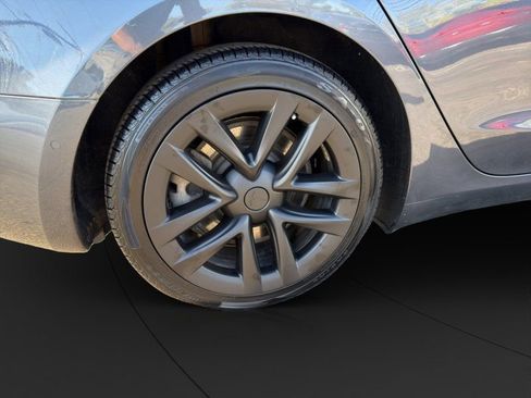 Used 2018 Tesla Model 3 Long Range image 23