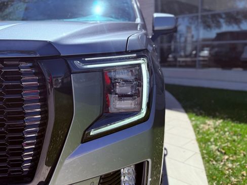 Used 2023 GMC Yukon Denali Ultimate image 10