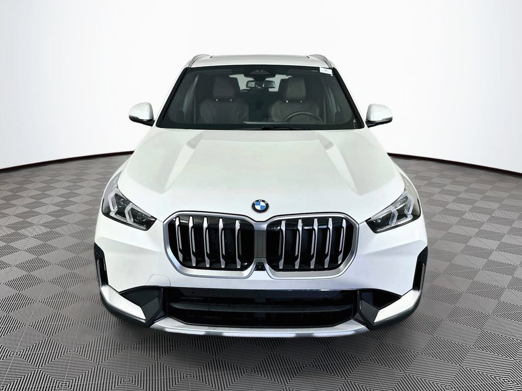 Used 2025 BMW X1 xDrive28i w/ Premium Package AWD/4WD image 3