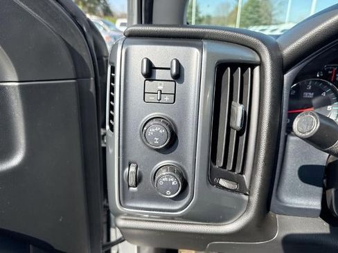 Certified 2018 Chevrolet Silverado 1500 LT w/ Trailering Package image 18