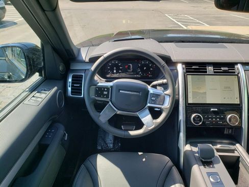 New 2026 Land Rover Discovery Limited Edition image 14