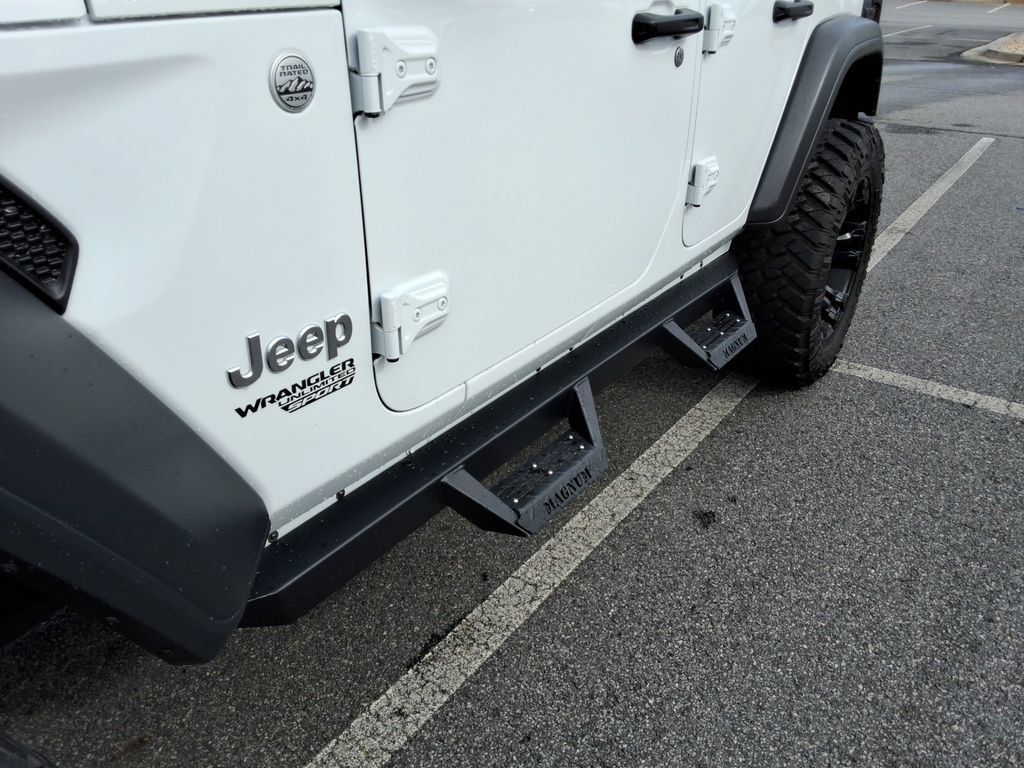 Used 2018 Jeep Wrangler Unlimited Sport AWD/4WD image 11