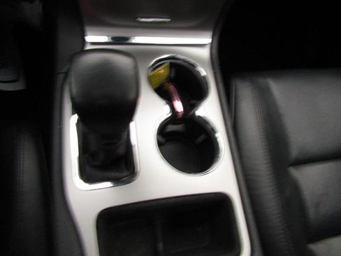 Used 2018 Jeep Grand Cherokee Overland image 26