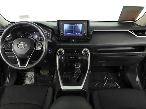 Used 2020 Toyota RAV4 XLE image 25