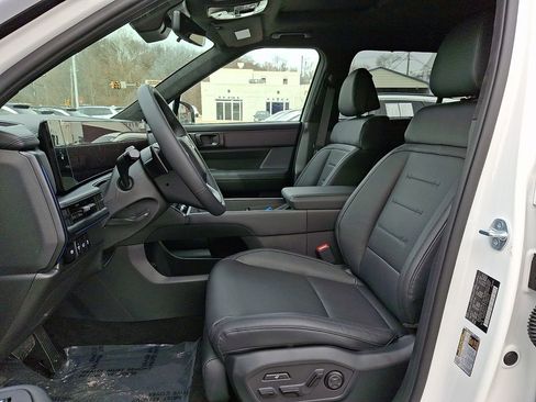 New 2026 Hyundai Santa Fe Calligraphy AWD/4WD image 8