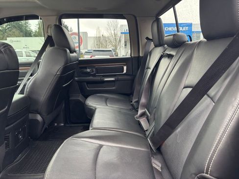 Used 2014 RAM 1500 Laramie w/ Convenience Group image 12