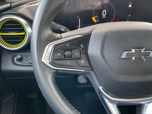 Used 2024 Chevrolet Trax ACTIV w/ Sunroof Package image 24