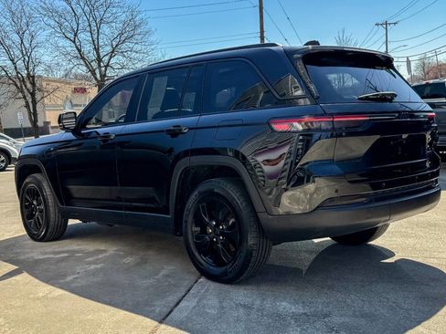 Used 2023 Jeep Grand Cherokee 4WD 4xe image 5