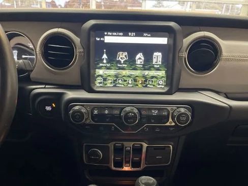 Used 2022 Jeep Wrangler Unlimited Sahara image 18