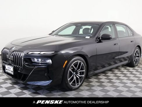 Used 2025 BMW 740i RWD image 1