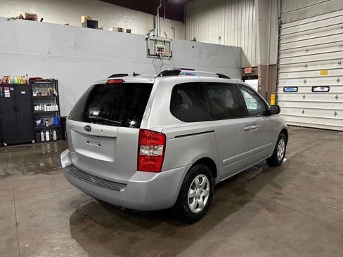 Used 2009 Kia Sedona w/ Convenience Pkg image 6