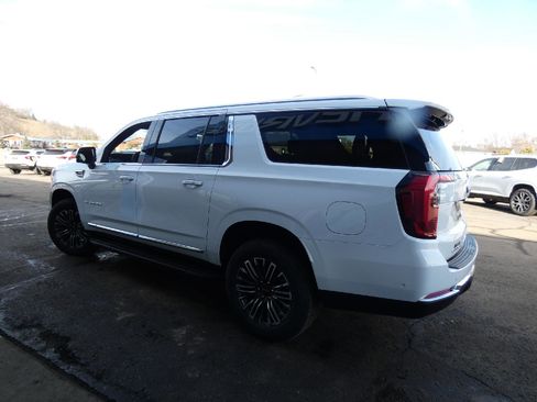 New 2026 GMC Yukon XL Elevation image 11