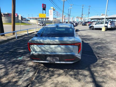 Used 2025 Kia K4 LXS image 13