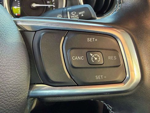 Used 2021 Jeep Wrangler Unlimited Sahara image 29