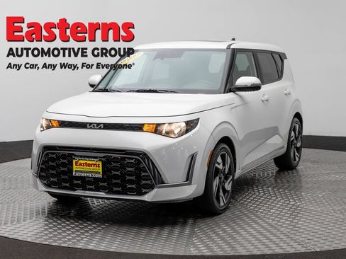 Used 2023 Kia Soul GT-Line FWD image 1