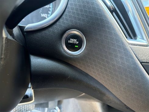 Used 2021 Chevrolet Malibu LT image 19